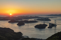 夕日に彩られたしまなみ海道の画像
